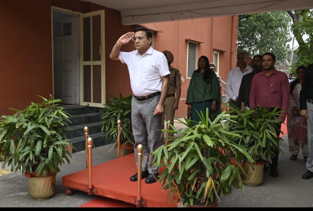डिविजनल कमिश्नर पटियाला विनय बुबलानी ने लिंक ऑफिसर, कमिश्नर जालंधर मंडल, जालंधर में चार्ज संभाला