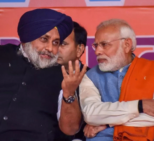 PM नरेंद्र मोदी और सुखबीर बादल के बीच मीटिंग